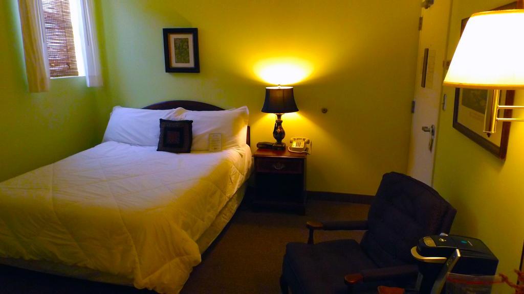 Higher Ground Hotel Индипендънс Екстериор снимка